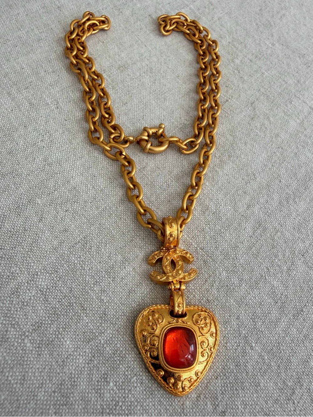 ♥️CHANEL Gold-Tone Heart Pendant Necklace with Red Cabochon♥️